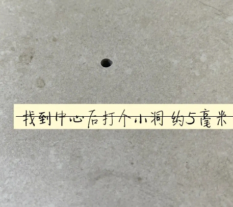 自贡瓷砖空鼓维修公司专业解答在瓷砖铺贴过程中，如果砂料搅拌不均匀，将会带来以下问题